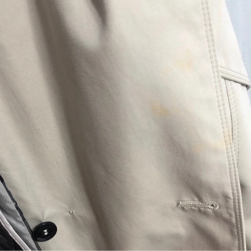 Burberry Classic Women's Double-Breasted Trench Coat - Cream. Size 10 - Picture 4 of 16